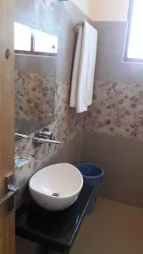 White Water Inn Mcleodganj - Bathroom