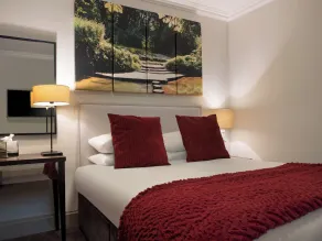 Sunday Box Hill Burford Bridge Hotel - Room