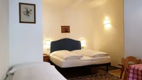Hotel Bellaria - Cortina d'Ampezzo - parking - Room