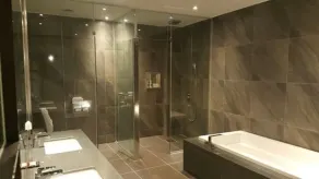 The Empress Hotel - Bathroom