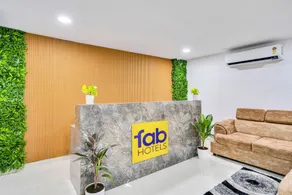 FabHotel Grand Aarvi Prime - Nr Hafeezpet, Madeenaguda - Resepsjon