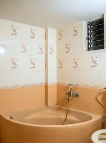 Hotel Dollar - Bathroom