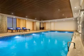 Ramada by Wyndham Lahore Gulberg II - Pool