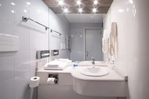 Idea Hotel Piacenza - Bathroom