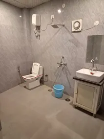 Goroomgo Raj hotel vip Noida - Bathroom