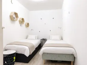 Charming 2-bedroom Apartment in Rejmyre With Garden View - Habitación