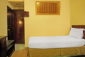 Collection O 92690 Hotel Limas - Room