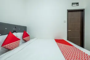OYO 1460 Anyelir Residence - Habitación