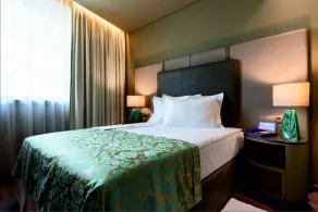 Hotel Jaguar Oporto - is Near the Metro has Free Parking and a Free Shuttle Service between the Airport and the Hotel from 7AM to 8PM - Zimmer