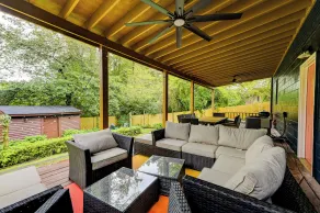 Boutique ATL Escape Movie Room and Covered Deck - Interior