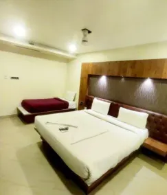 Fabhotel Adya Classic - Quarto