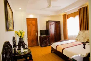 Hoa Hong Hotel - Xa Dan - Room
