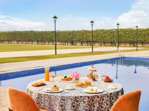 Gateway Dehradun - Piscine