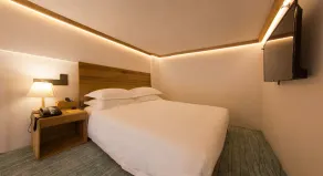 Ramadaencore By Wyndham Shanghai Pud ong Airport -Provide free 24hour shuttle bus service for airport pick-up and drop-off at Pud ong Airport - Zimmer