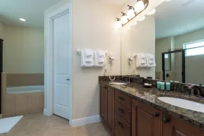 Luxury Dreams Disney Home with Private Pool and Spa - Badezimmer