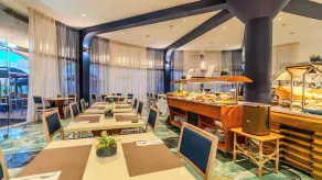 Monicca Collection Oura View Suites - Restaurant