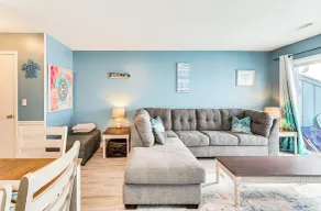 Kure Beach Condo w/ Panoramic Ocean Views! - Intérieur