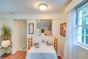Hike, Sip & Explore: Charming Waterford Cottage! - Intérieur