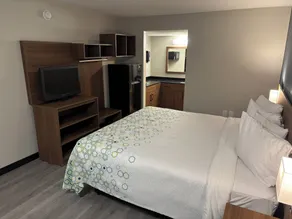 HomeTowne Studios by Red Roof Hagerstown - Williamsport, MD - Room