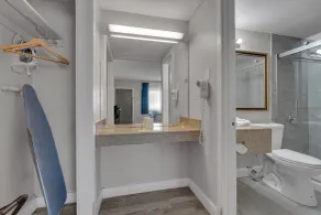 Days Inn by Wyndham Wrightstown McGuire AFB Bordentown - Salle de bain