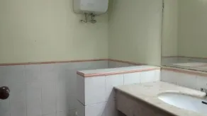 Kondominium Lippo Carita Selatan - Bathroom