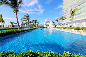 Torre Península - Pool