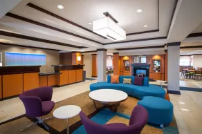 Fairfield Inn & Suites Orange Beach - Sitzecke in der Lobby