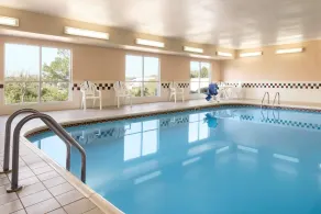 Country Inn & Suites by Radisson, Davenport - Quad Cities - Piscine