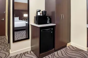 La Quinta Inn & Suites by Wyndham Oshawa - Værelse