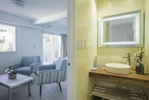 Soho Point Central - Bad