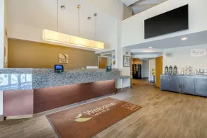 Sleep Inn near Great Lakes Naval Base - Hall