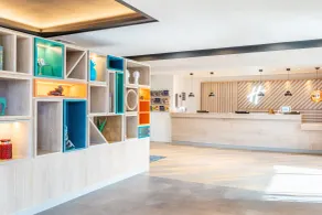 Holiday Inn Stevenage by IHG - Recepción
