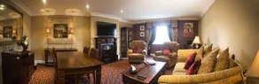 Canal Court - Rum