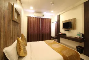 Marigold- Newly Renovated Hotel - Room