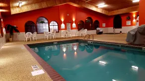 Super 8 by Wyndham Brookings - Pool