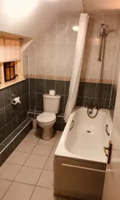 The Horseshoe Inn - RelaxInnz - Bathroom