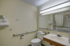 Super 8 by Wyndham Zanesville - Salle de bain