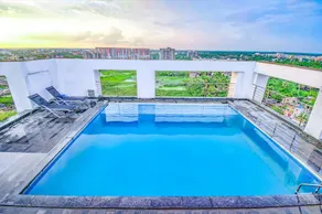 FabHotel Xen Suites - Hotel & Resorts - Pool