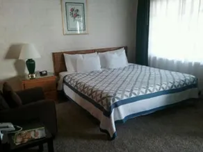 Bishop Village Motel - Chambre