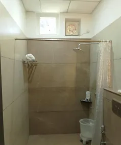 Red Roof Inn - Bathroom