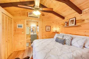 Waterfront Seneca Cabin ~ 4 Mi to Boat Launch! - Interiør