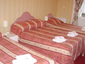 Menzies Guest House - Rum