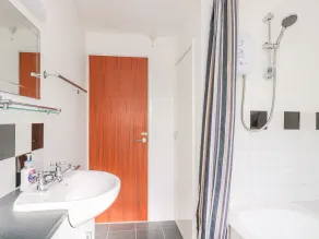 The Barn - Bathroom