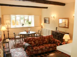 The Butlers Quarters - Living room