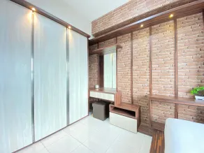 Chic And Cozy 2Br At Mekarwangi Square Cibaduyut Apartment - Zimmer
