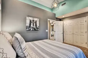 Cute & Cozy PDX Area Townhouse: 31 Mi to Mt. Hood! - Interior