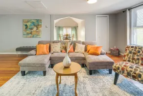Walk to Coventry Village: Charming Top-floor Unit! - Innenbereich