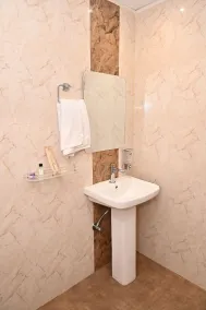 Hotel Pinaka - Baño