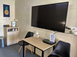 Sail Inn Motel - Room