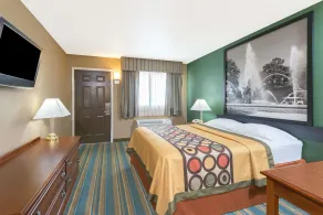 Super 8 by Wyndham Greencastle - Room
